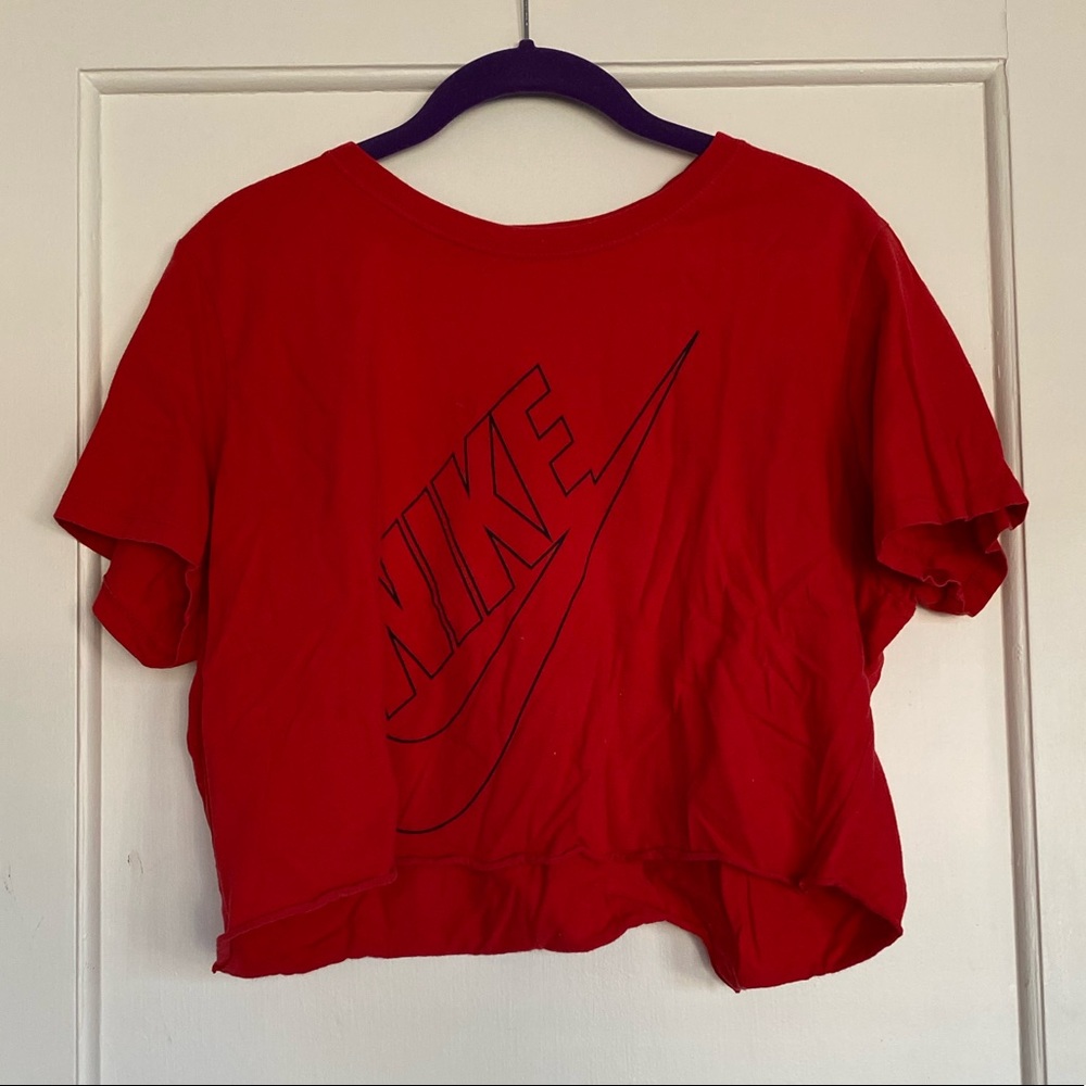 nike slightly cropped red logo t-shirt